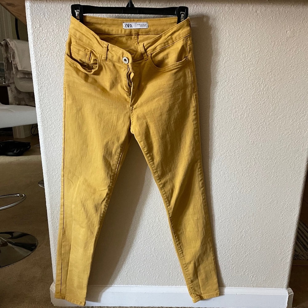 Zara yellow denim jeans\size 6